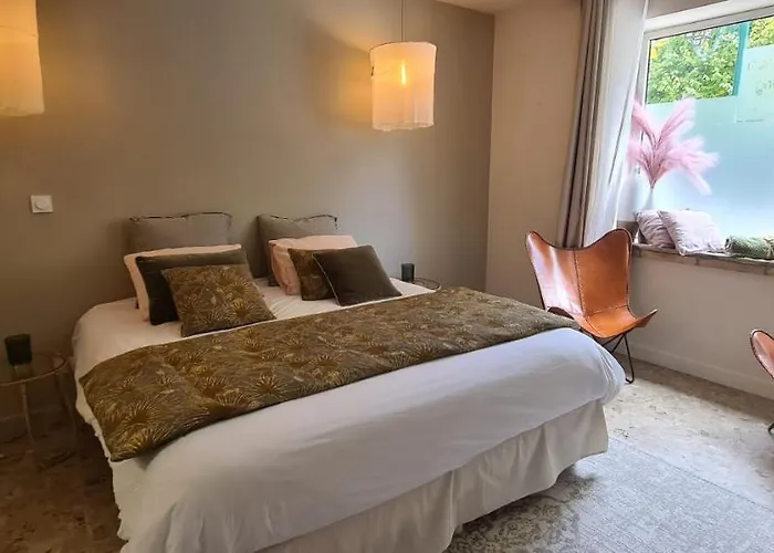 La Maison De Lyna - De Charme Intra-muros Avec Parking & Autonomie מלון דירות 4*