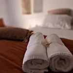 La Maison De Lyna - De Charme Intra-muros Avec Parking & Autonomie 3* Aigues-Mortes