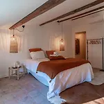 Hotel apartamentowy La Maison De Lyna - De Charme Intra-muros Avec Parking & Autonomie 3*