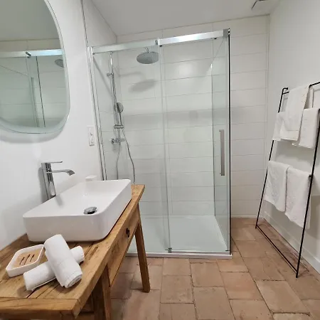 Hotel apartamentowy La Maison De Lyna - De Charme Intra-muros Avec Parking & Autonomie 3*