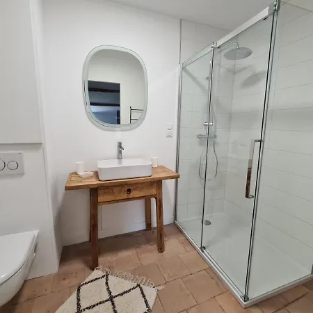 Hotel apartamentowy La Maison De Lyna - De Charme Intra-muros Avec Parking & Autonomie 3*
