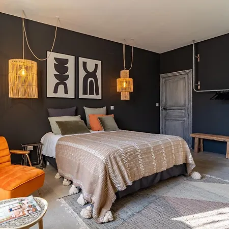 Aparthotel La Maison De Lyna - De Charme Intra-muros Avec Parking & Autonomie