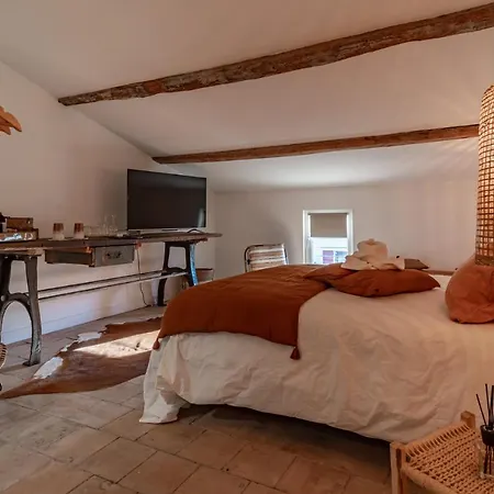 Aparthotel La Maison De Lyna - De Charme Intra-muros Avec Parking & Autonomie 4*