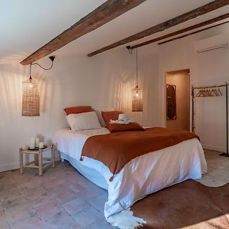 Aparthotel La Maison De Lyna - De Charme Intra-muros Avec Parking & Autonomie 4*