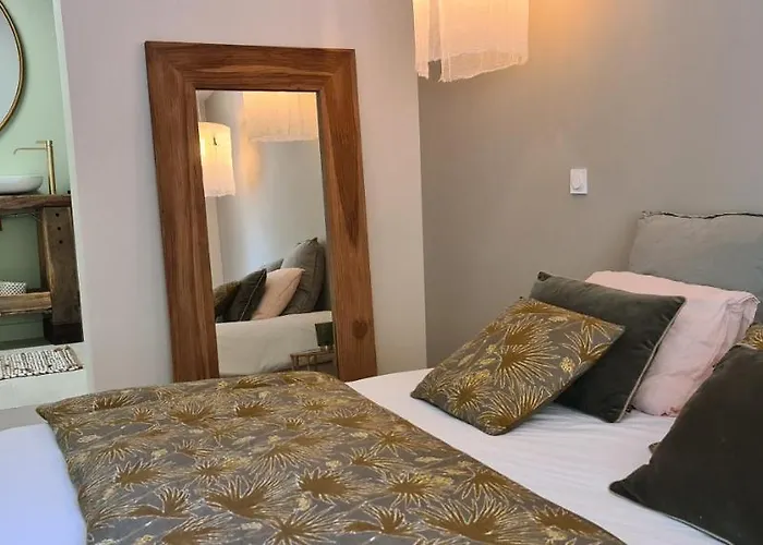 Aparthotel La Maison De Lyna - De Charme Intra-muros Avec Parking & Autonomie